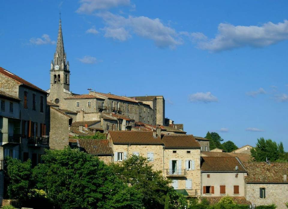 Village de Joyeuse en Ardèche sud / photo Wikimédia