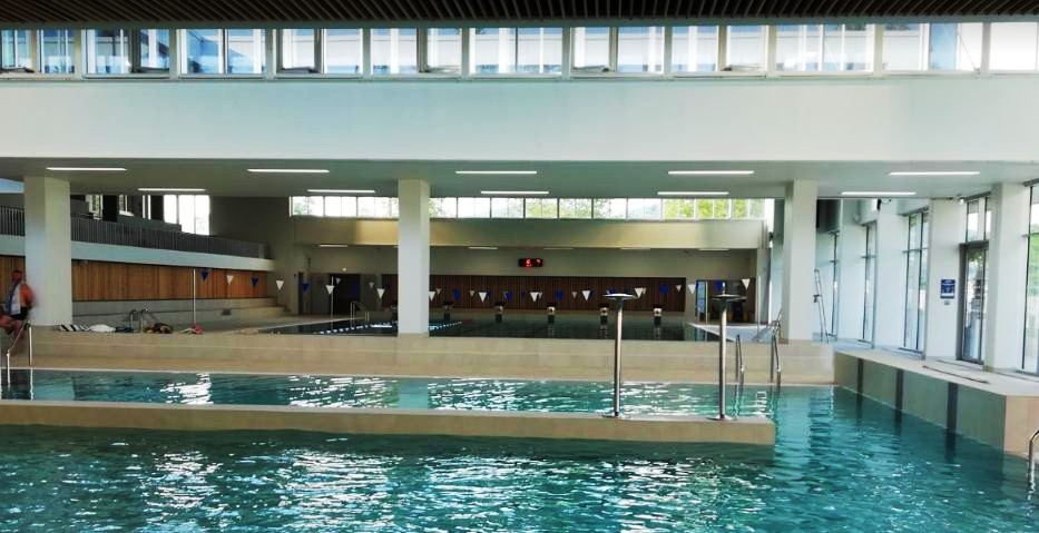 Vue intérieure du centre aquatique / Ardèche Grand Air