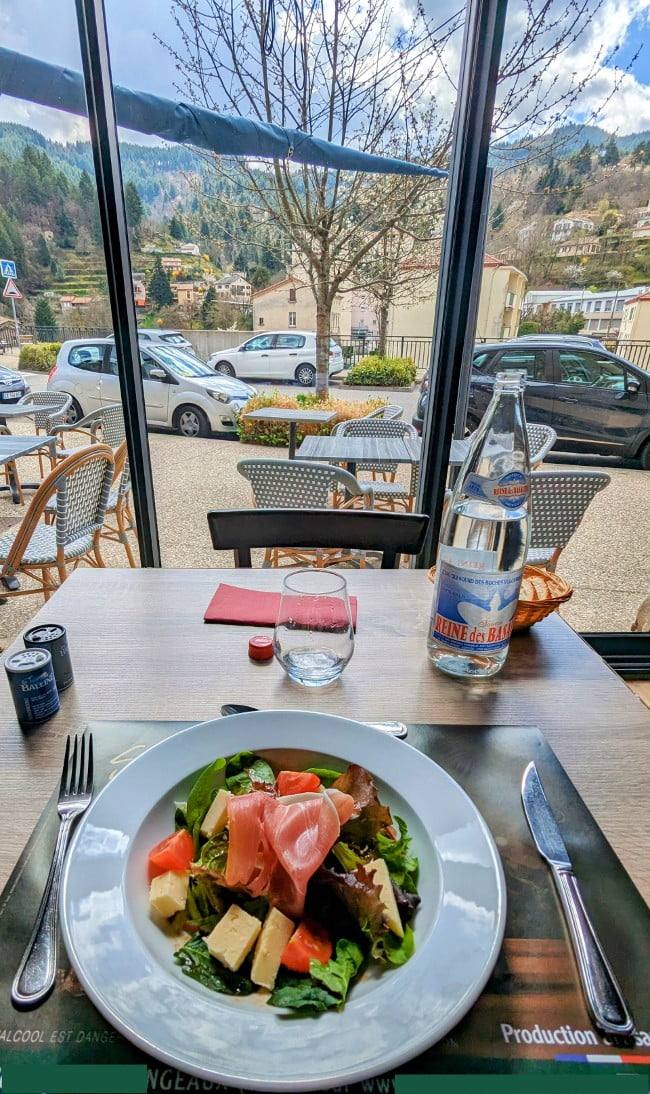 Entrée du menu, restaurant au Cheylard en Ardèche