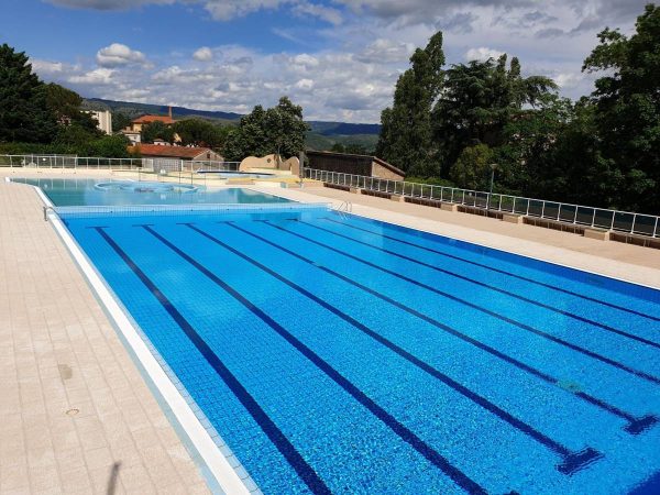 Piscine municipale estivale à Aubenas en Ardèche